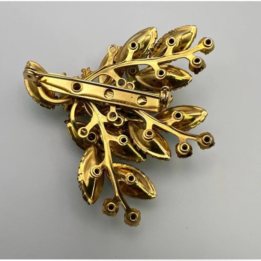 1950s Spectacular Open Back Green and Aurora Borealis Rhinestone Brooch - Picture 2 of 3